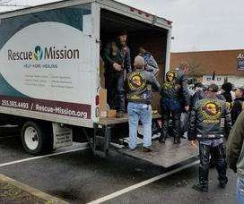 Combat Vets Association donating clothing